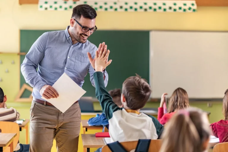 Schulbegleiter werden: Ein Beruf, der Leben verändert